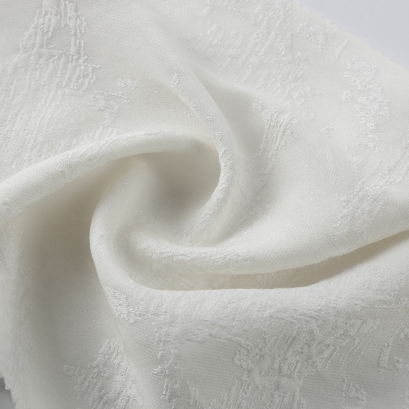 桑蠶絲、人造棉、錦綸三種原料交織的大提花.重磅真絲服裝面料SRN5010